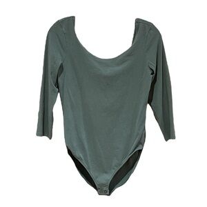 Express Women's 3/4 Sleeve Scoop Neck Bodysuit in Sage Green